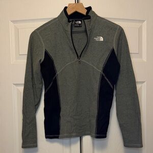 The North Face Girls Fleece Quarter Zip in Gray and Black